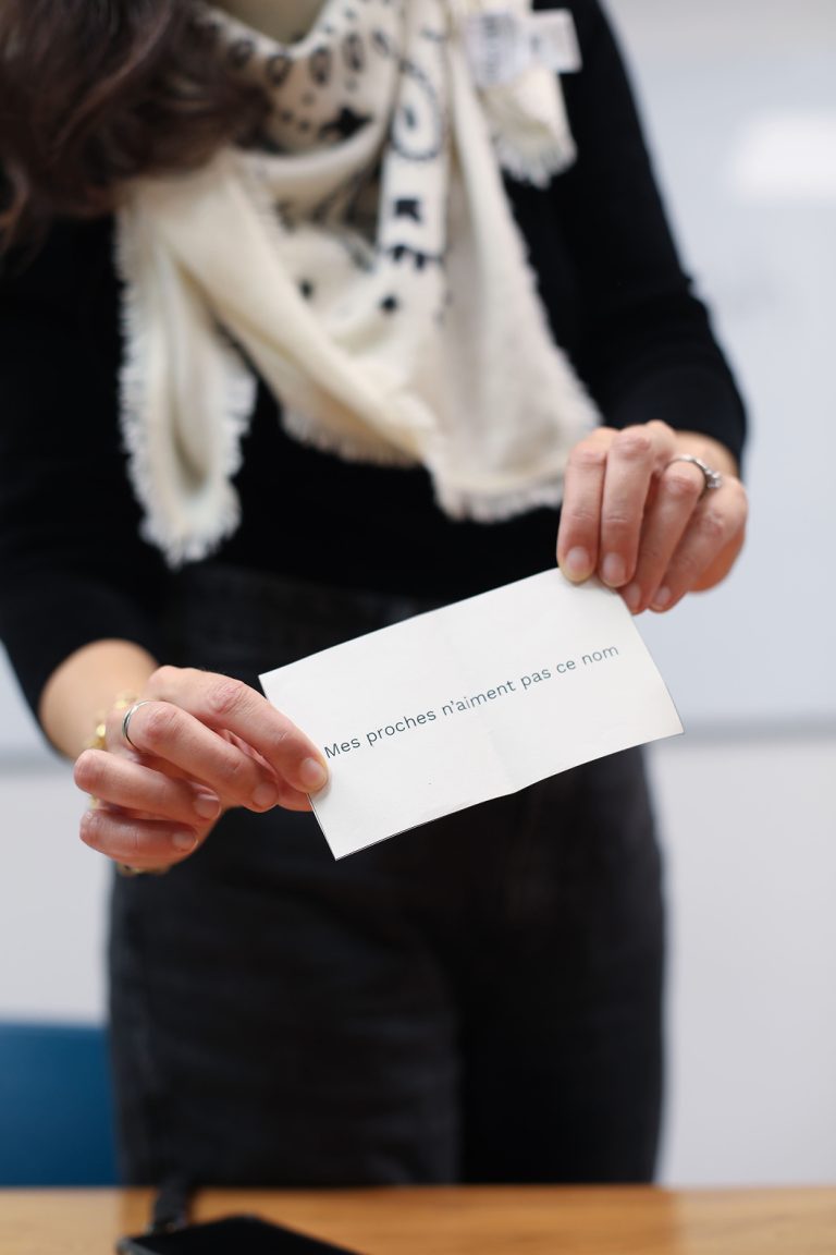 Moment du choix final du nom de marque par le client lors d'un projet de naming à Rennes
