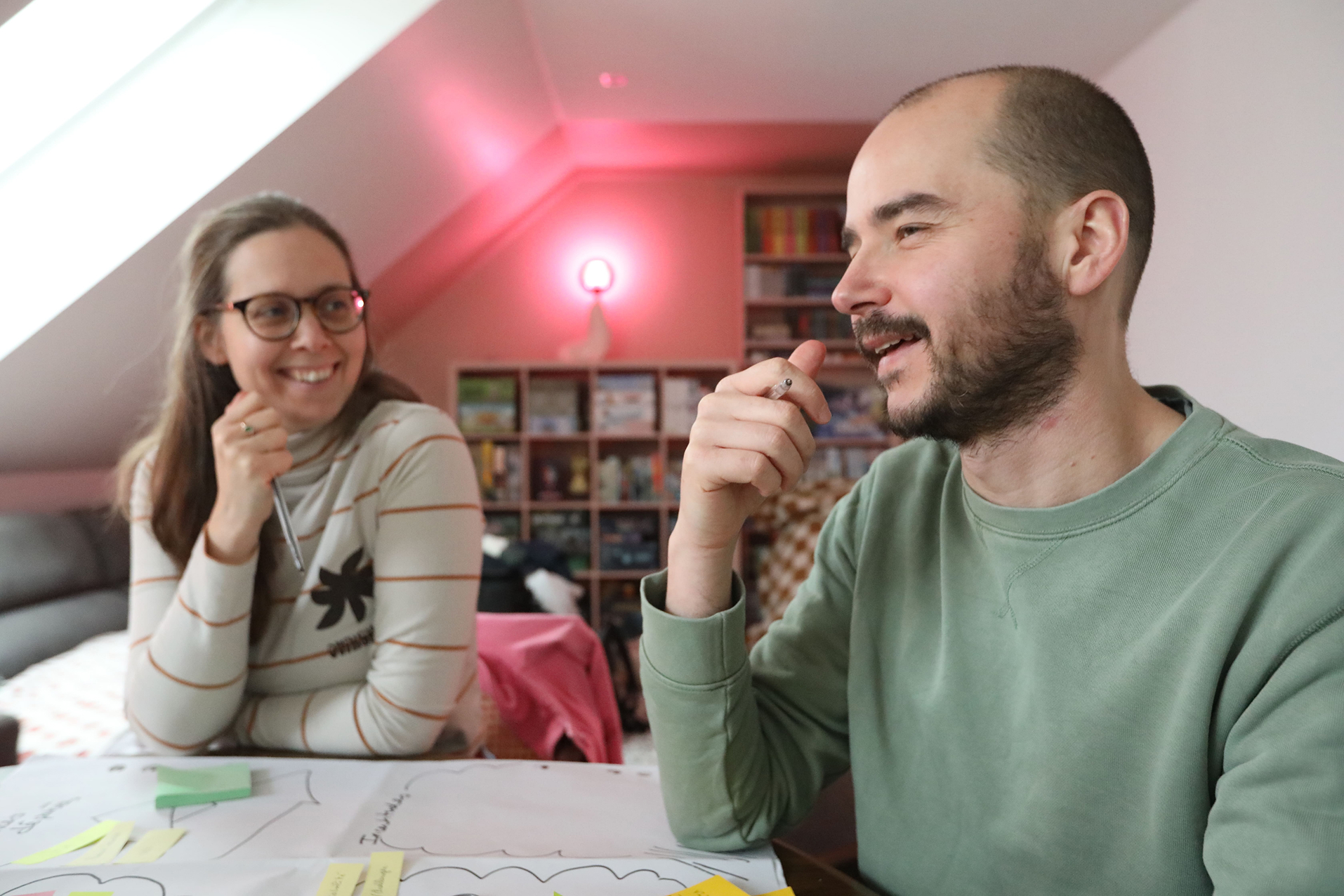 Relecture d'un contenu à l'aide d'une charte éditoriale pour vérifier la cohérence rédactionnelle