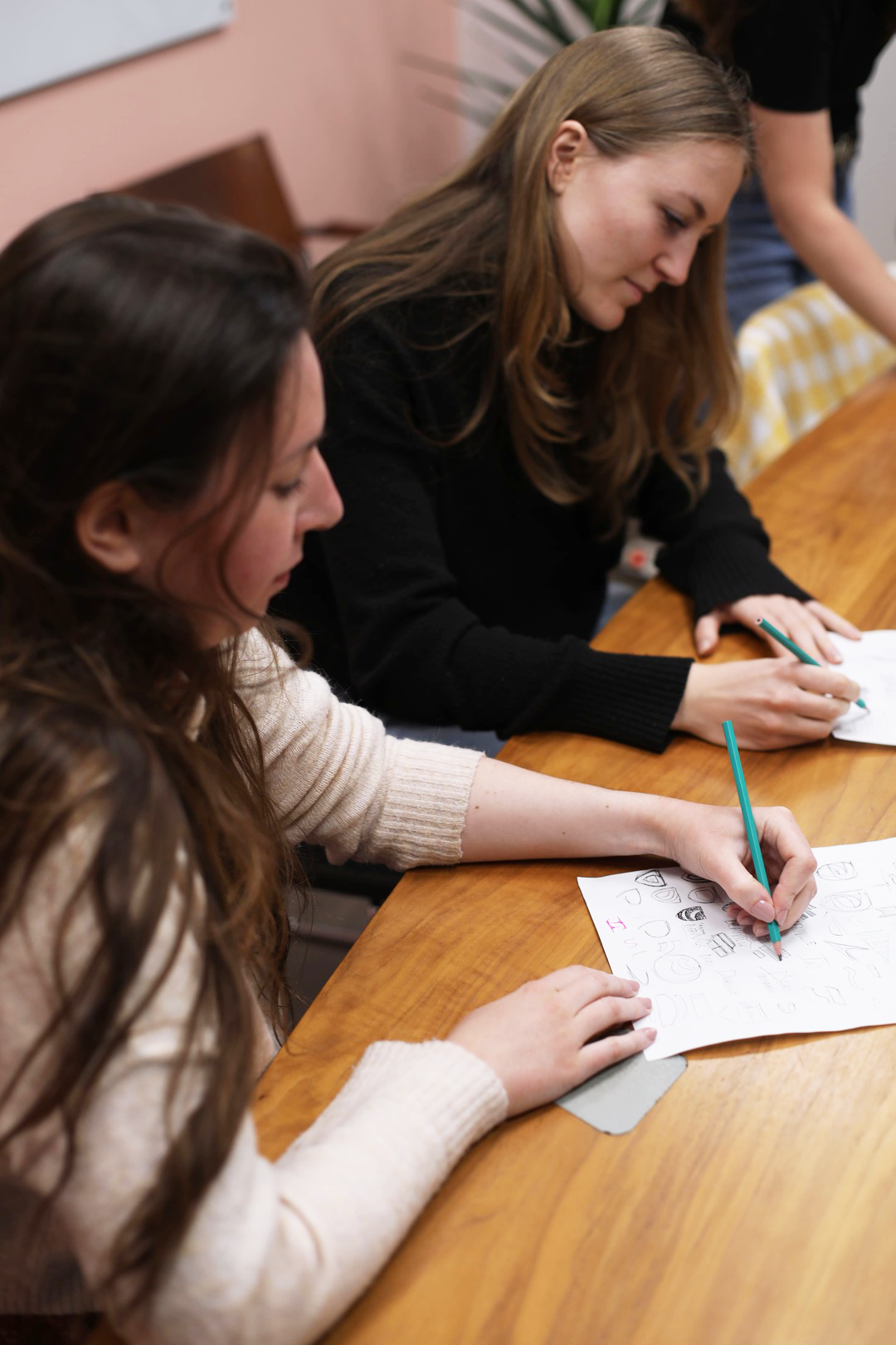 Création de croquis chez Concept Image, agence de communication à Rennes