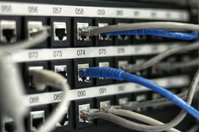 Infrastructure serveur pour l'hébergement d'un site internet professionnel à Rennes