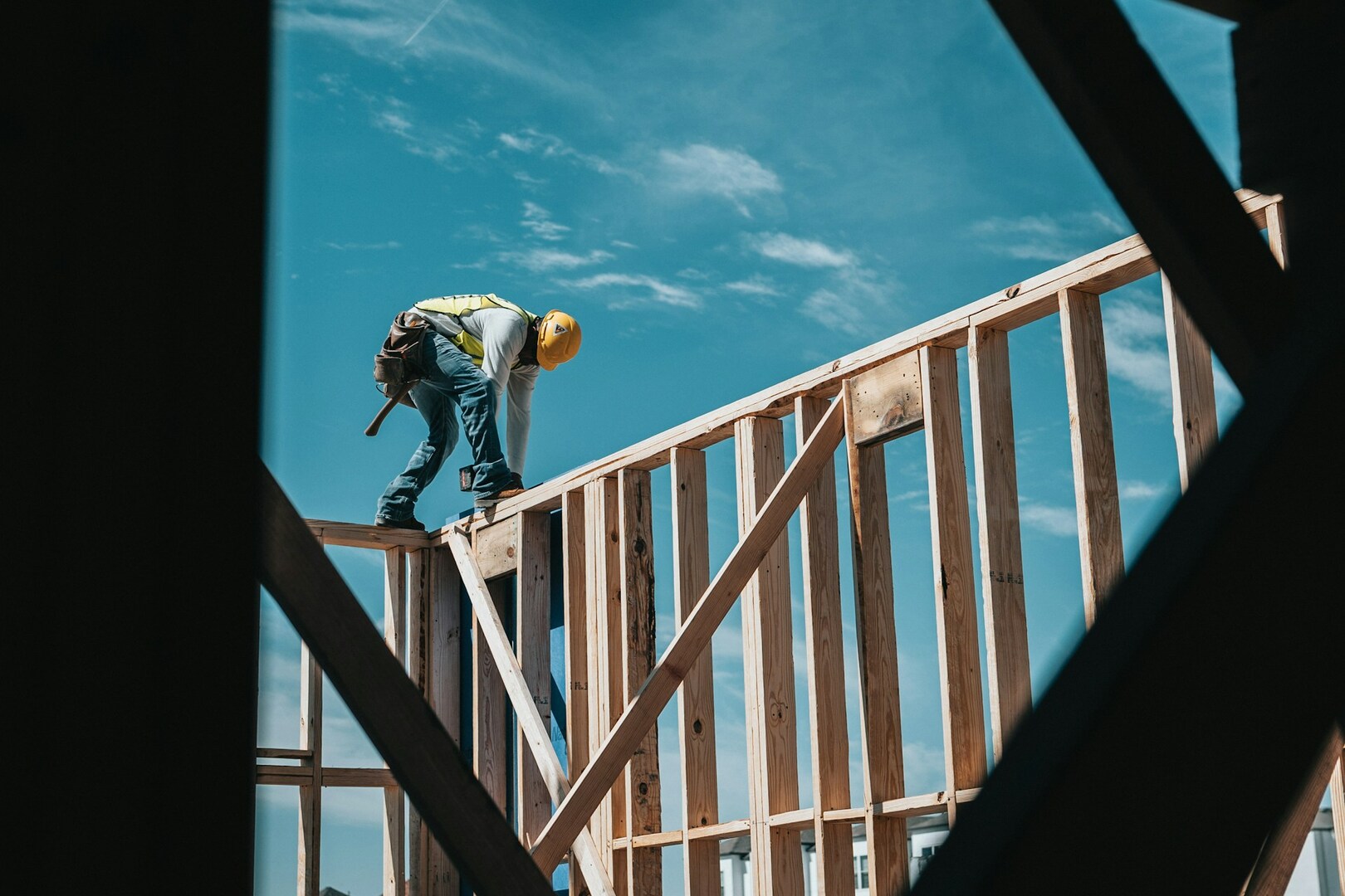 Couvreur intervenant sur un chantier de promotion immobiliere