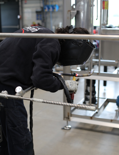 Collaborateur Arial au travail à l'atelier